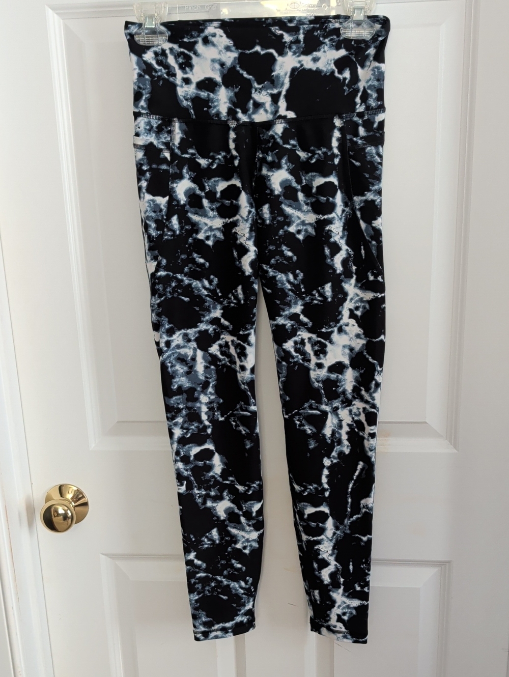 Old Navy Active Powersoft Leggings - Black and Teal Marble